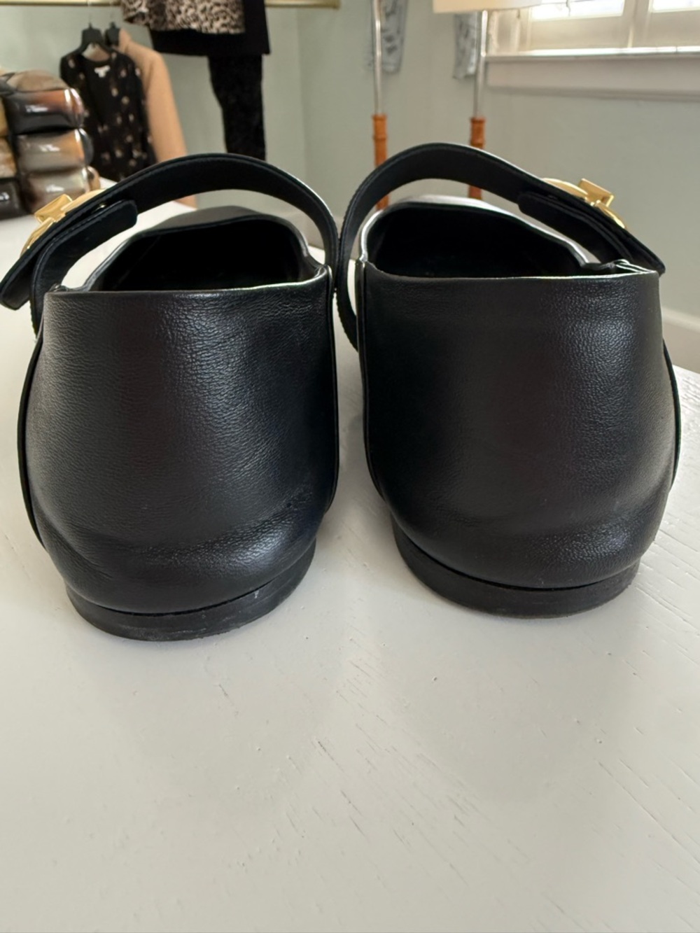 Valentino Flats - Picture 4 of 10